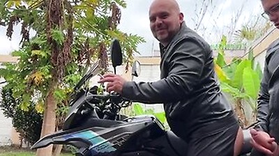Huge Creampie In Outdoors On The Bike