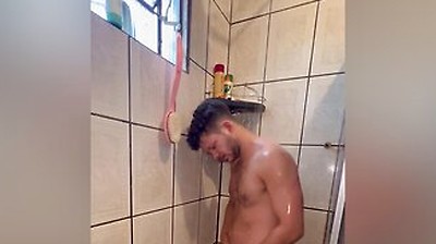 Levi Brazil - Playing In The Bath