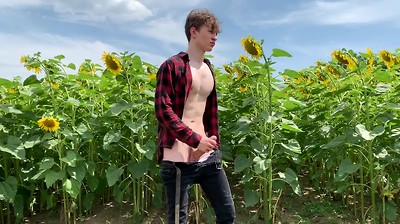 Hot Handjob OUTDOOR & Young Cute Boy CUM HARD /perfect BODY / BIG DICK 23cm