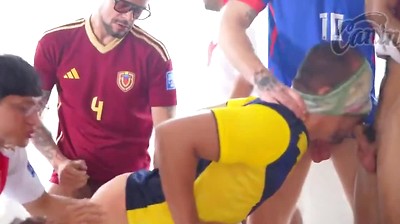 9 Caninos 🍆💦 VS 1 Bottom 🍑