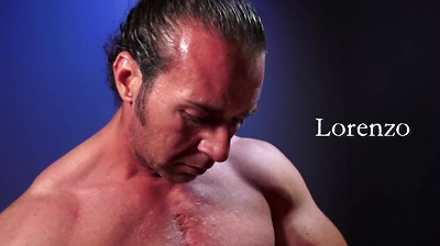 Mucsle Daddy Jerking off