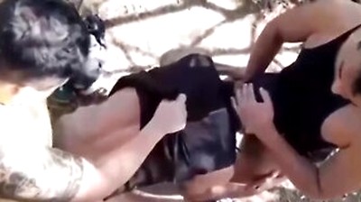 Brasileiros Em Uma Foda Publica No Mato, Safados Faziam Caminhada E Foderam O Guardinha Florestal. 12 Min