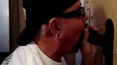 Amateur Dilf Sucks Ebony Meat With Greedy Mouth