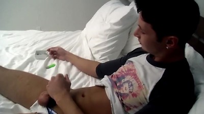 Amateur Damon Archer Cums after Anal Playing and Jerking off