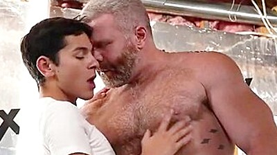 Huge Gorilla Built Of 250 Pounds Of Muscles Bangs Skinny Latino Twink