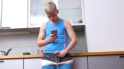 A dick pic from a friend has this teen boy wanking