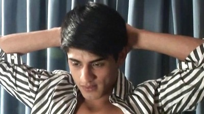 Fresh-faced gay boy charming the cam