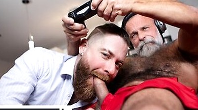Men - Stepdaddy Cakes Sucks His Boyfriend Stepdaddy Johns Dick While He Is Gaming, Then Takes A Ride