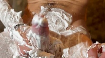 Uomo Si Depila Il Cazzo Prima Di Scopare