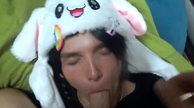 Lille Passiv Femboy Gav Far Et Sodt Blowjob