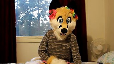 Oliver Pawing. First Murrsuit Video I Have Ever Made